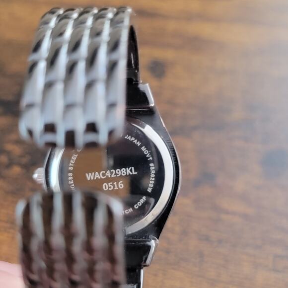 Vintage Watches Vivani Black Dial Roman Numeral Quartz Ladies Watch Japan Movt - Picture 6 of 10